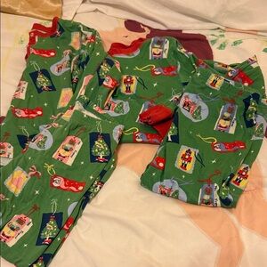 The Beaufort Bonnet Company Green and Red Kids Pajama Set